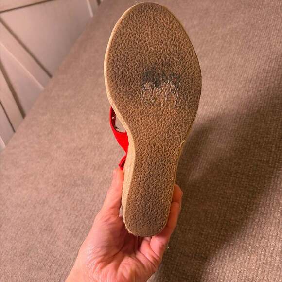 Just fab karsey, wedge heels , size 7, red with gold... - Picture 3 of 6